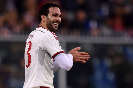 Adil Rami Resmi Milik Sevilla