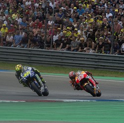 Rossi vs Marquez Sudah Panaskan Assen, Bagaimana di Sachsenring?