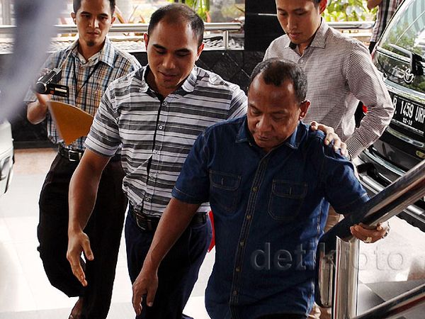Bupati Morotai Dijemput Paksa KPK