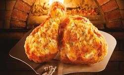 Napoli Crispy Pizza, Ayam Goreng dan Pizza Dalam Satu Gigitan dari KFC Hong Kong