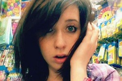 Selfie di Jembatan, Anna Tewas