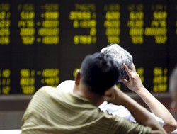 Pasar Saham China Terjun Bebas, 700 Broker Berhenti Jualan
