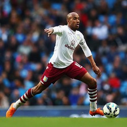 Dikabarkan Diincar City, Delph Diperingatkan Micah Richards