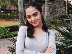 Diajak Clubbing, Vebby Palwinta Batuk-batuk