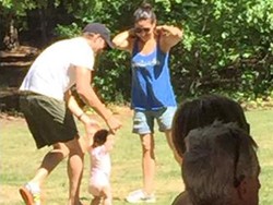 Mengintip Bulan Madu Sederhana Ashton Kutcher dan Mila Kunis di Taman Nasional