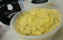 Johnny Wongs Butter: Mentega Berbumbu yang Creamy Wangi dari Resep Keluarga Baim Wong