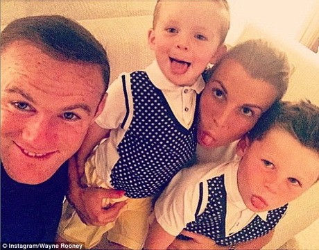Rooney Nantikan Anak Ketiga