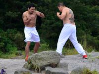 Duel Chris John dan Pacquiao di Gunung Merapi