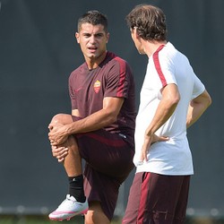 Roma Masih Berburu Pemain Depan dan Bek