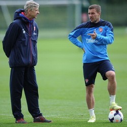 Obrolan dengan Wenger Bantu Yakinkan Podolski untuk Hengkang