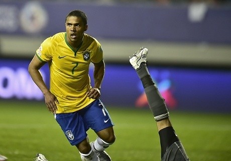 Bayern Kepincut Douglas Costa Karena Alasan Ini