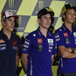 Rossi Waspadai Marquez dan Lorenzo
