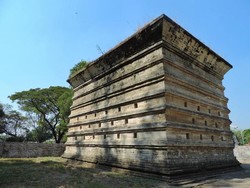 Makam Ulama Sepanjang 9 Meter di Gresik, Seperti Apa?