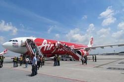 Gunung Raung Erupsi, AirAsia Batalkan Penerbangan Bali & Lombok