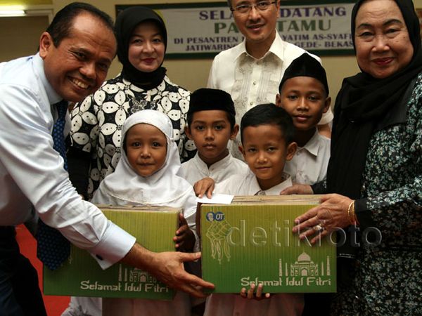 Peradi Berikan Santunan Peradi Berikan Santunan