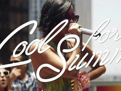 Demi Lovato Asyik Pool Party di Video Lirik Cool for The Summer
