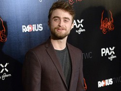 Daniel Radcliffe Raih Penghargaan Bokong Terbaik 2015