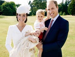 Perfect Family! Ini Dia Foto-foto Pembaptisan Putri Charlotte