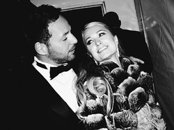 New Couple! Paris Hilton Kini Pacari Pebisnis dari Swiss