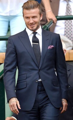 Penampilan Stylish Selebriti Saksikan Pertandingan Tenis Wimbledon