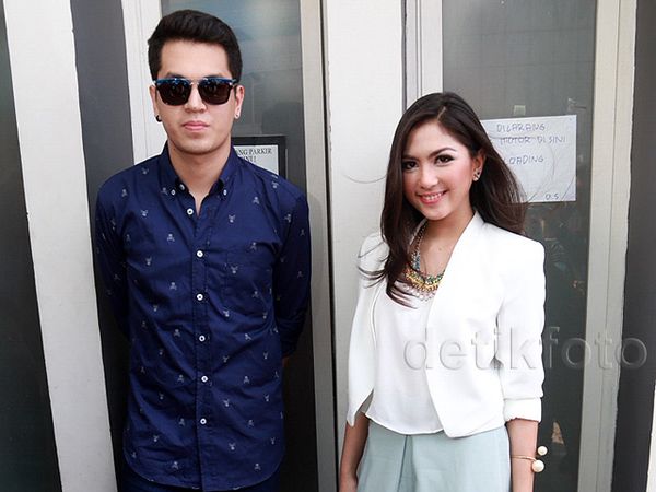 Chemistry di Antara Kevin Julio dan Jessica Mila Chemistry di Antara Kevin Julio dan Jessica Mila