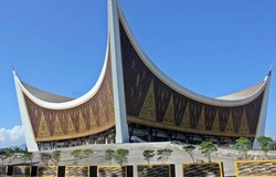 Masjid Raya Sumatera Barat, Megah dan Tahan Gempa!