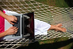 Dipepet Smartphone & Tablet, Penjualan PC Terus Turun