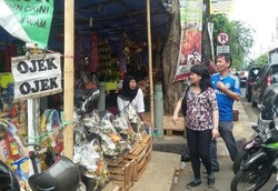 H-1 Lebaran, Pedagang Parcel di Cikini Diskon Gede-gedean