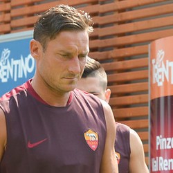 Kapan Pensiun, Totti?