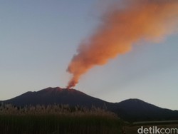 Imbas Abu Vulkanik Gunung Raung, Bandara di Bali & Banyuwangi Ditutup Lagi