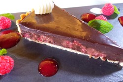 Video Resep: Chocolate Raspberry Tart
