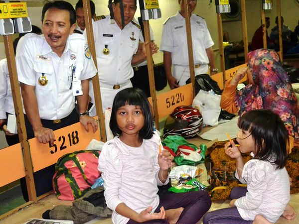 Dirut PT Pelni Pantau Mudik Gratis