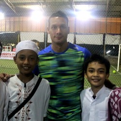 Kompetisi Vakum, Raphael Maitimo Jaga Kebugaran dengan Berlatih Muay Thai