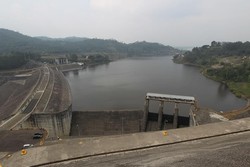 Rangsang Investor Lokal, Tarif Listrik PLTA Pakai Dolar AS