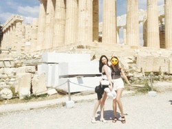 Cuek dengan Komentar Miring, Sulli f(x) Asyik Liburan ke Yunani