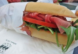 Liburan di Milan, Jangan Lupa Cicipi 3 Jajanan Ini!