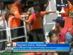 Kapal Pemudik Mati Mesin di Selat Sunda