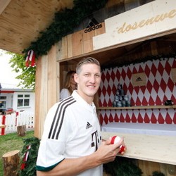 Tak Ada Lagi Oktoberfest, Basti!