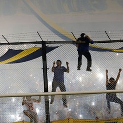 Barra Brava: yang Harum dan yang Busuk dari Sepakbola Argentina