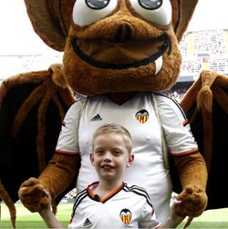 Kisah Bocah Maskot Klub dan Pengelola Fans Page yang Bisa ke Mestalla