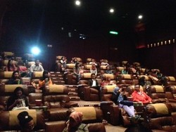 Meriah! Sutradara dan Cast Comic 8 Hadiri detikHOT Movie Exclusive Screening