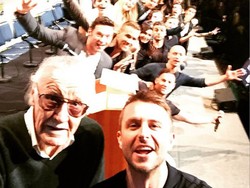 Super Selfie! Begini Gaya Para Aktor Superhero Saat Kumpul di Comic-Con