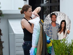 Putus Setelah 9 Tahun, Kourtney Kardashian Singkirkan Barang-barang Scott Disick