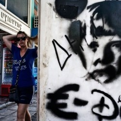 Negaranya Bangkrut, Rakyat Yunani Curhat di Tembok