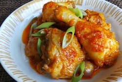 Menu Hari Ke-27: Sedapnya Ayam Berempah Lengkap untuk Lauk Ketupat