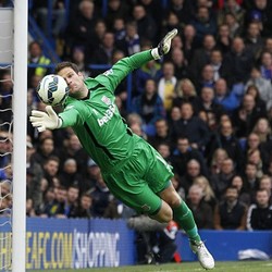Chelsea Tuntaskan Transfer Begovic