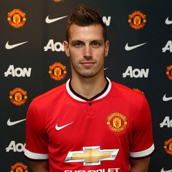 MU Resmi Ikat Schneiderlin