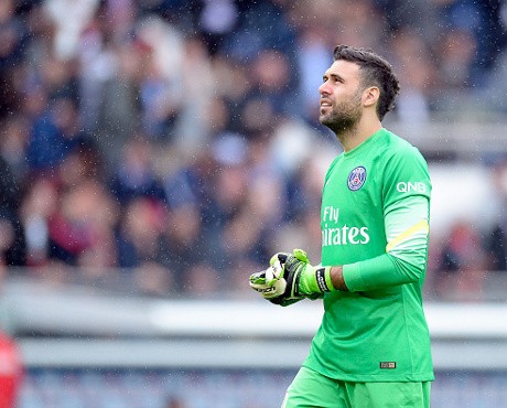PSG Siap Lepas Sirigu, Kesempatan untuk Roma?