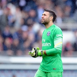 PSG Siap Lepas Sirigu, Kesempatan untuk Roma?