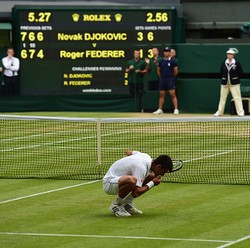 Lagi, Djokovic Kunyah Rumput Wimbledon